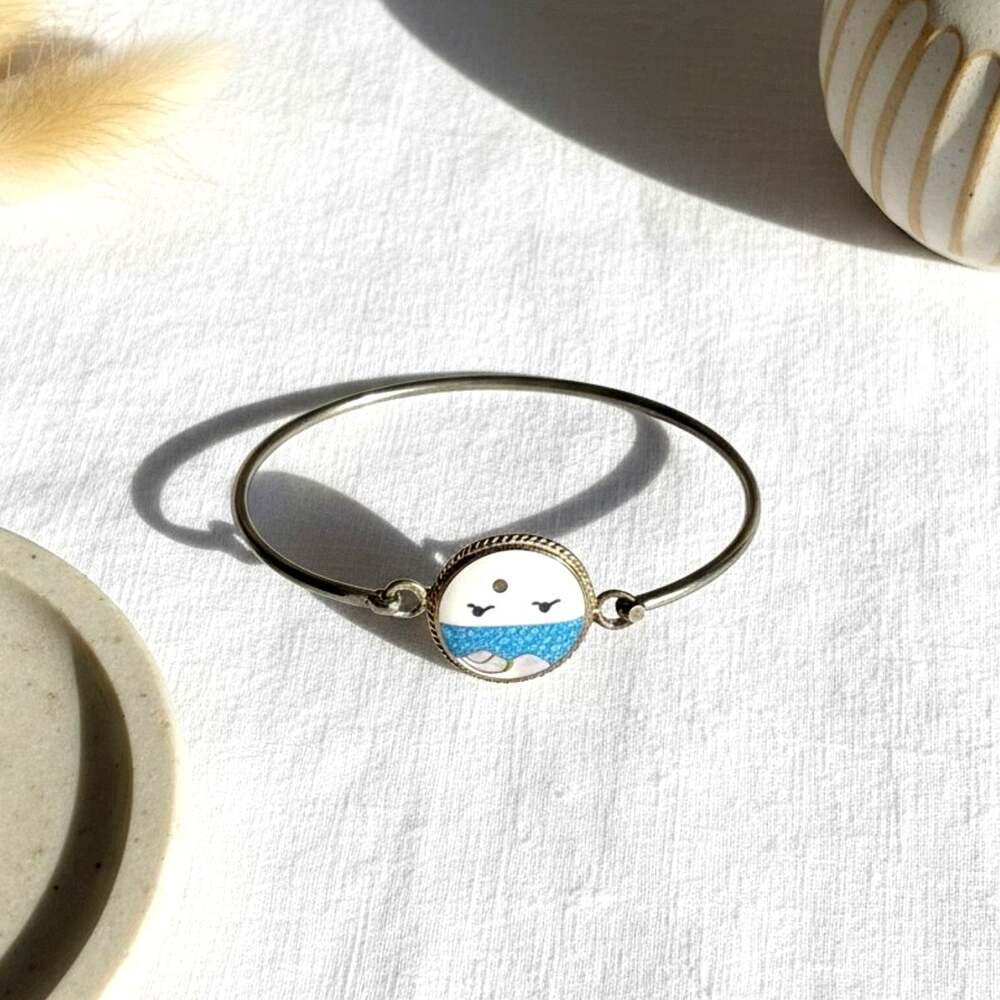 Vintage Mexican Alpaca Inlaid Beach Scene Medallion Bangle 6 inch